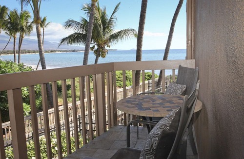Kihei Condo | OCEANFRONT RESORT- Whale Season- 2 Bed/2 Bath Kihei Sands Beachfront Condo-B7