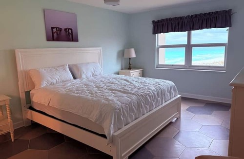 Pensacola Beach Condo | Cozy condo steps from the Gulf