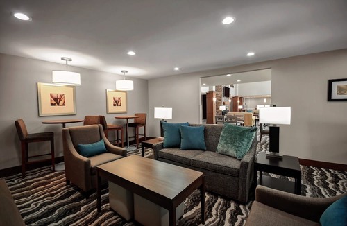 Holland Apartment | King Suite w/Pool & Breakfast | Near Downtown