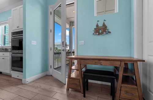 Pensacola Beach Condo | Baywatch Beach House | Private Pool | Beach Service Included | Dog Friendly | Mooring Bouy
