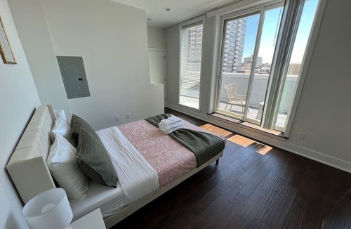 Center City West Apartment | Private Balcony | Gorgeous Center City Bilevel Apt