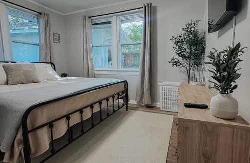 West Pensacola Apartment | Homey Apartment near Downtown and NAS