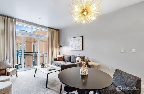 Belltown Condo | Seattle Belltown Penthouse- Parking, Gym, Pool, Spa/99Walk Score