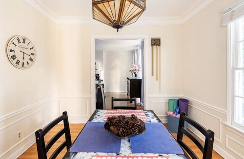 Beverly Hills Apartment | 148 5-Star Reviews - Walk to Rodeo Dr - 1100 sqft Apartment