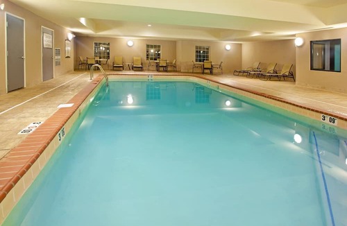 Elkhart Apartment | Indoor Pool + Free Wi-Fi, Free Breakfast | Only 20 Minutes from the University of Notre Dame