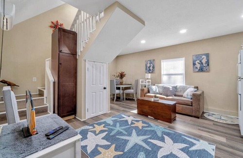 East Pensacola Heights Apartment | By the Bayou, Close to Downtown, Centrally Located