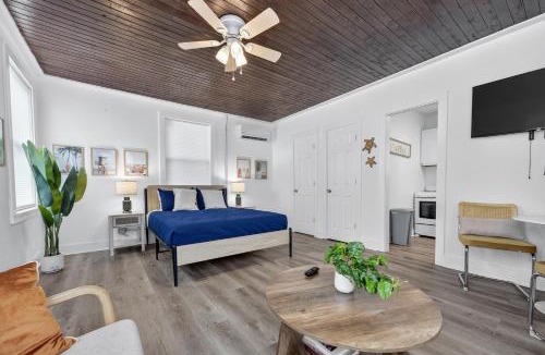 South Pensacola Apartment | Unit 1 Pensacola Cozy Studio