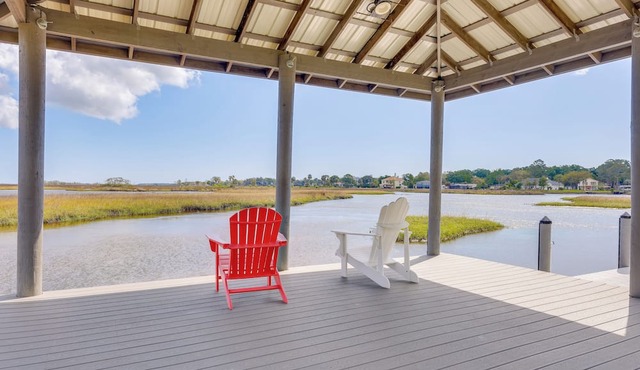 Waterfront Jacksonville Gem w/Dock + Game Room!