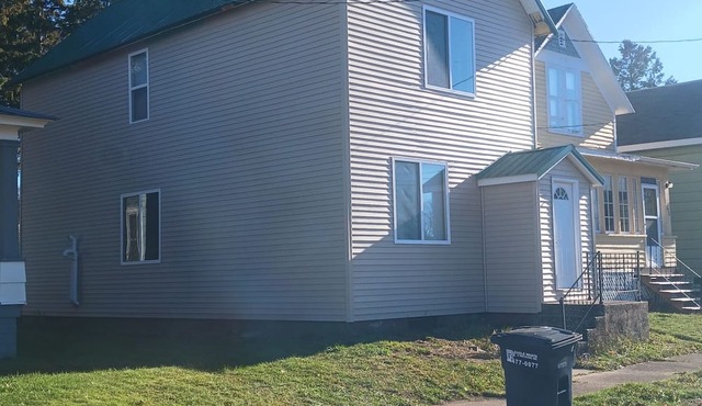 3-bedroom house with WiFi in Ironwood