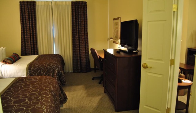 1 Bedroom | Free Breakfast.