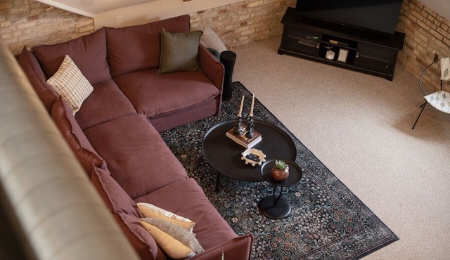 Historic Top-Floor Condo in Downtown Traverse City – Walk to Beaches & Dining