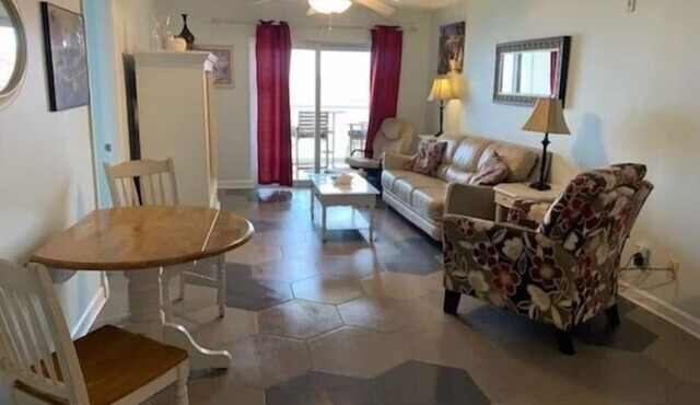 Cozy condo steps from the Gulf