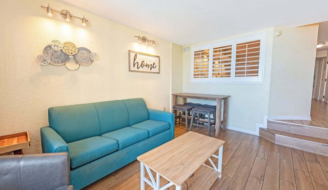 Oceanfront Views, Recently Renovated Kitchen,Pools