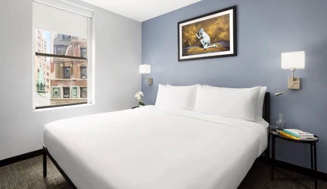 Smart Stay | Full Bed| Time Square
