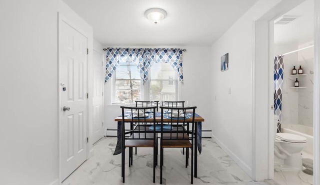 Comfy Cozy retreat - NYC & NWK w/free parking