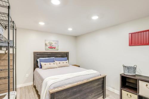 Walk to Downtown Weaverville: Quiet Apartment